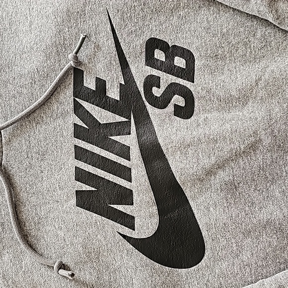 Nike SB Hoodie - Picture 2 of 9